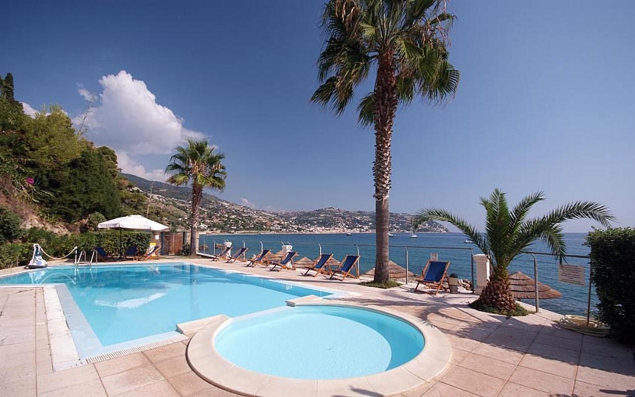 Residence Baia La Ruota Bordighera Exteriör bild